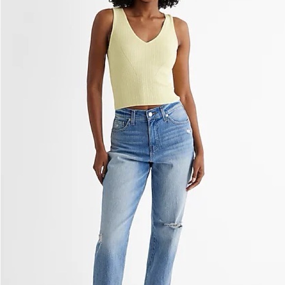 Small NWOT Yellow Express V-Neck Sleeveless Ribbed Sweater Tank Top Casual Cute - Picture 2 of 5